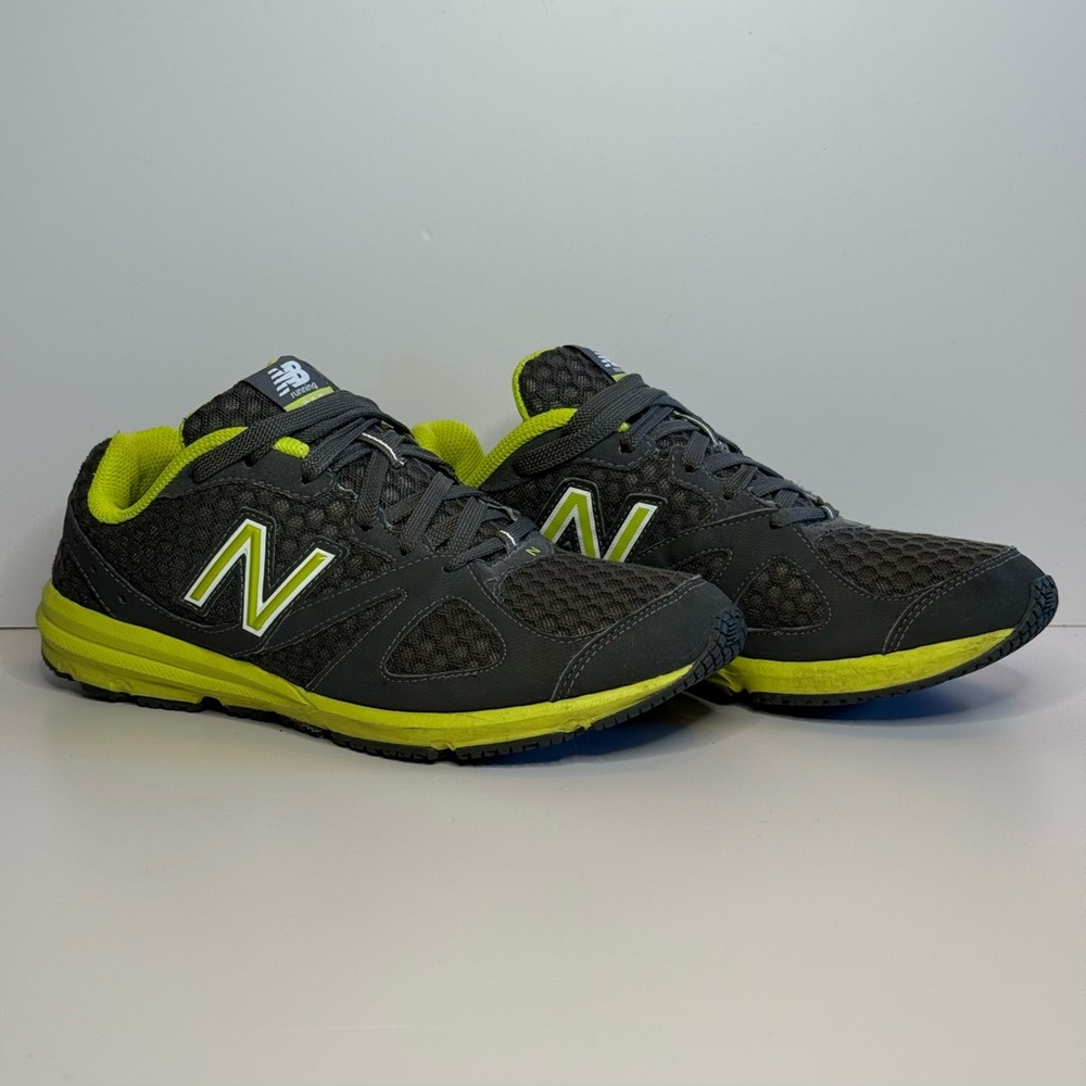 New Balance 630 – Women’s 8 – Gray/Green Running Shoes